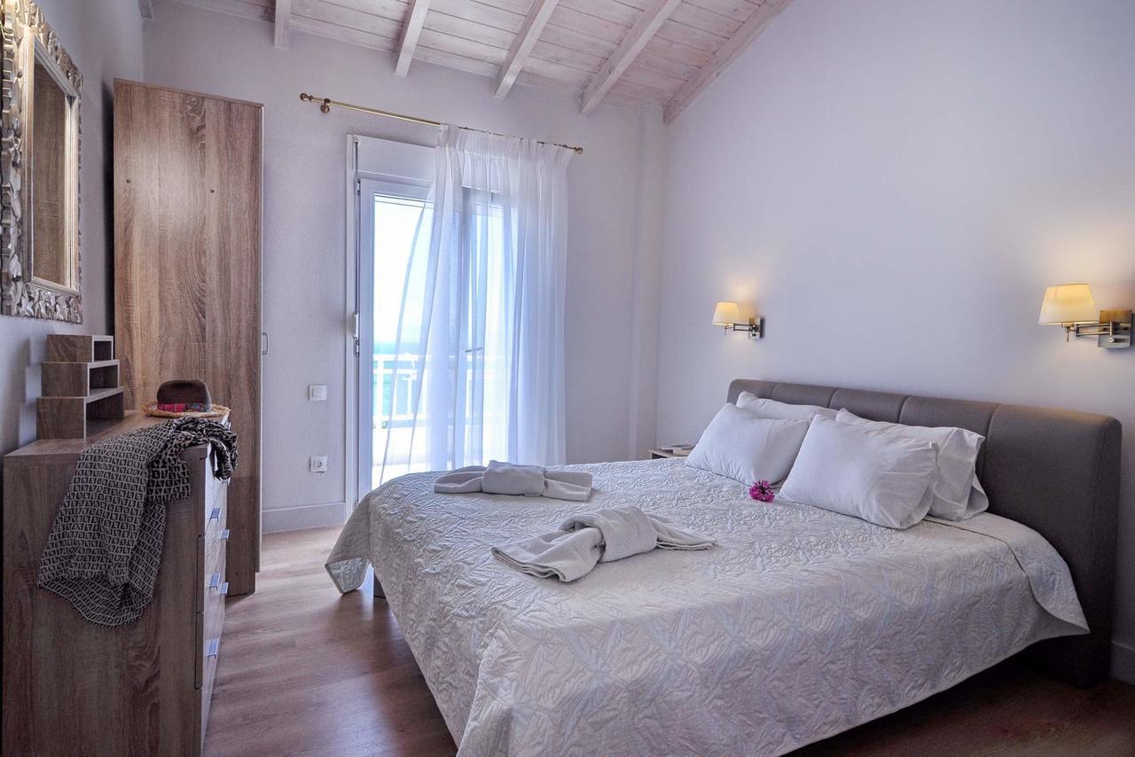 Veroniki Penthouse Deluxe Apartment Agios Ioannis Peristeron  Luaran gambar