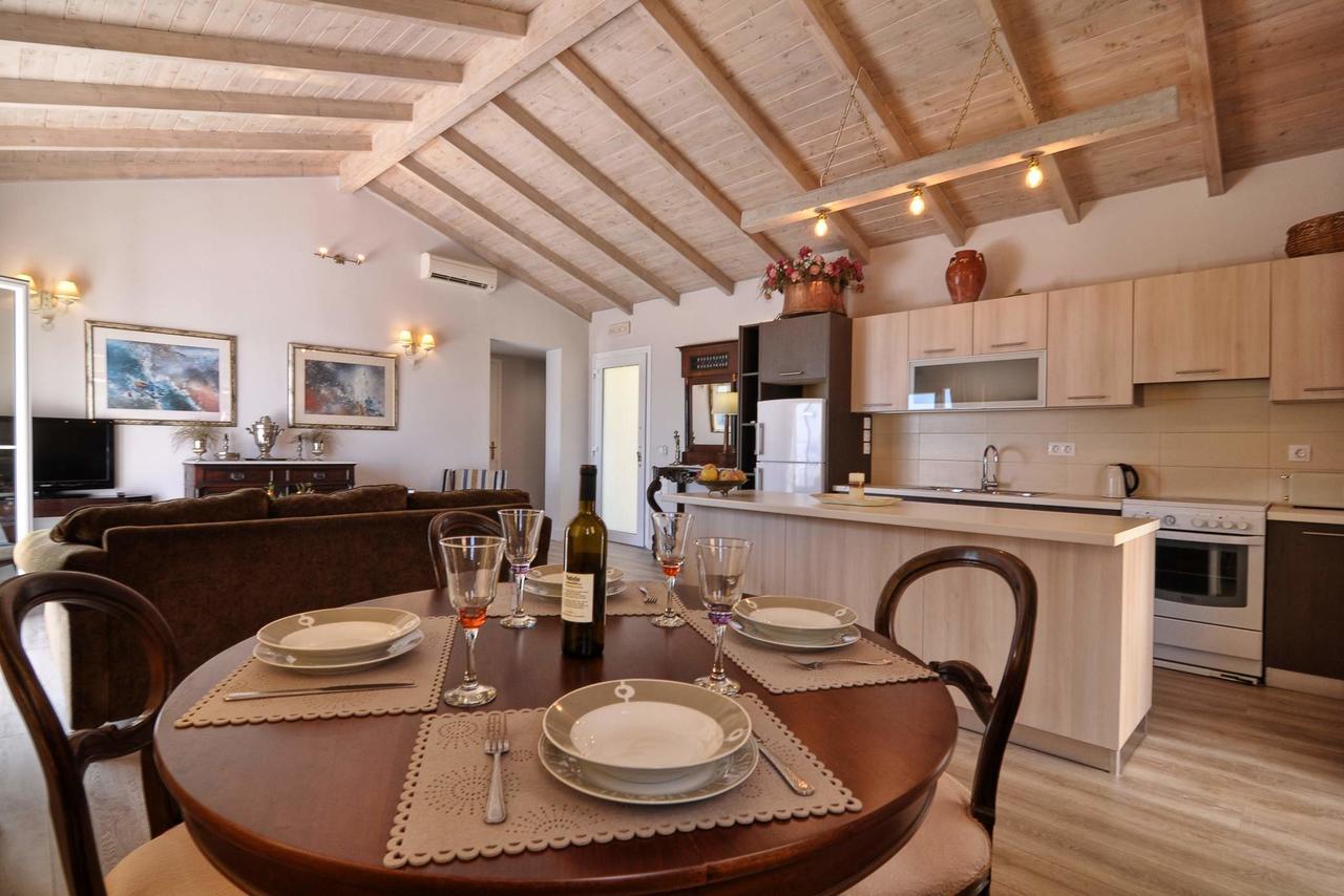 Veroniki Penthouse Deluxe Apartment Agios Ioannis Peristeron  Luaran gambar